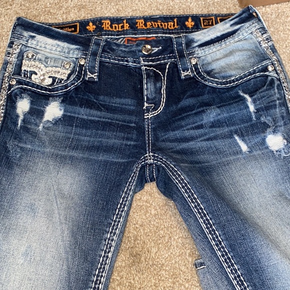 Women’s rock revival jeans - Picture 2 of 3